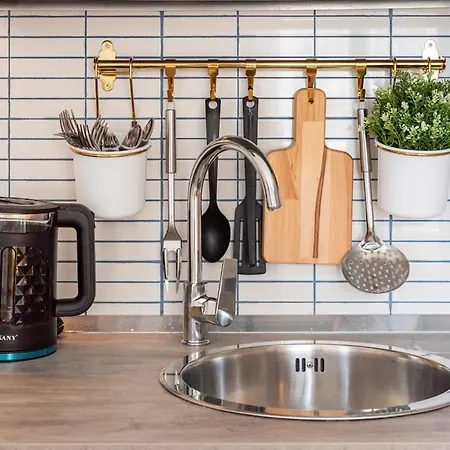 Angioino - In The Center Of * Neapol